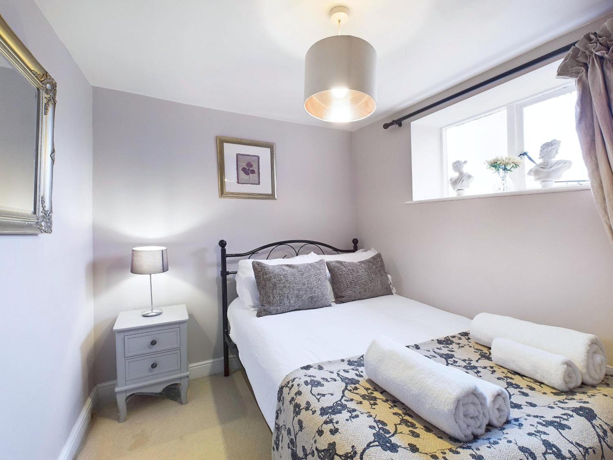 Cosy Cottage In Moreton-In-Marsh Екстериор снимка